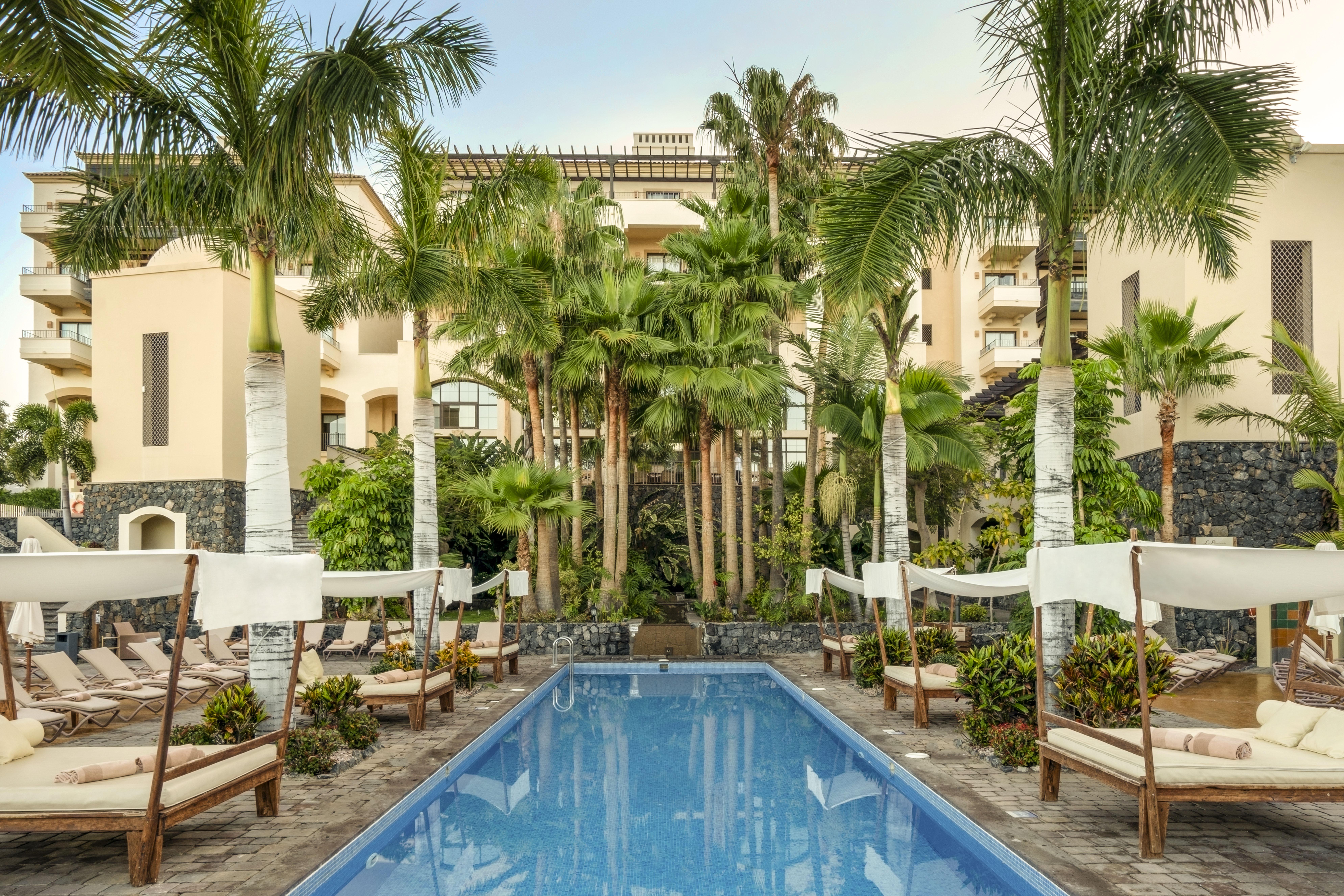 Отель Vincci Seleccion La Plantacion Del Sur Адехе Экстерьер фото The pool at the hotel